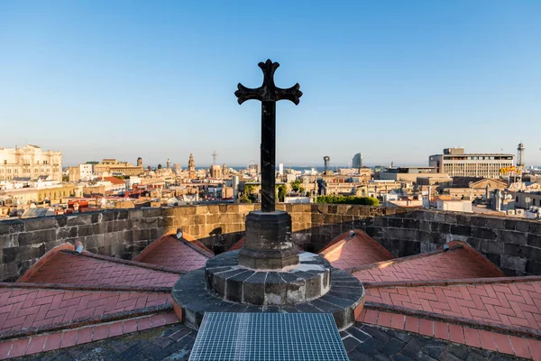 Paisaje Urbano Aéreo Barcelona Claro Día Otoño Con Mar Mediterráneo — Foto de Stock