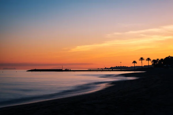 Tramonto Una Spiaggia Della Costa Del Sol Marbella Spagna Con — Foto Stock