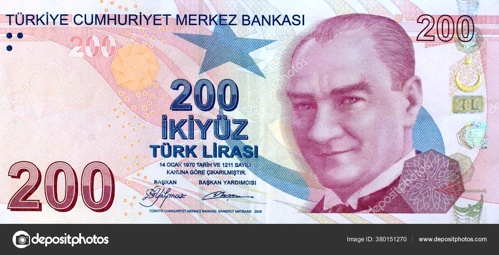 200 Liral k Banknot Stok Editoryel Foto raf Faraways 380151270 200-liral-k-banknot-stok-editoryel-foto-raf-faraways-380151270