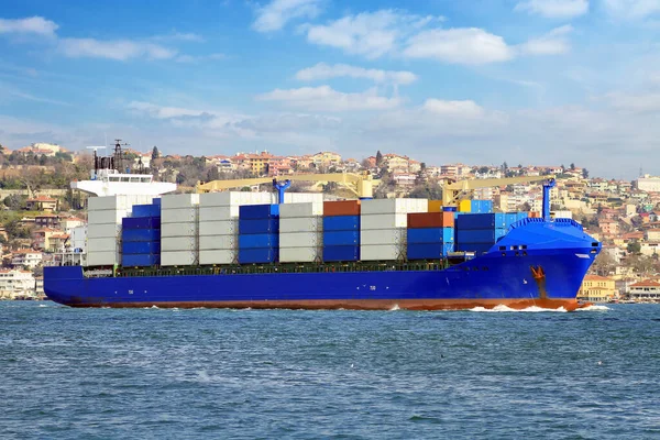 Szállítóhajó Amely Konténerekben Exportárukat Szállít Külföldi Országokba Konténerszállító Hajó Úton — Stock Fotó