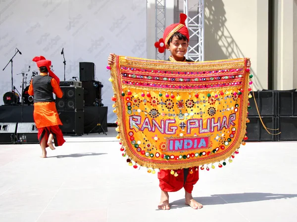 Istanbul April Niet Geïdentificeerde Jarige Indiase Kind Traditioneel Kostuum Treedt — Stockfoto