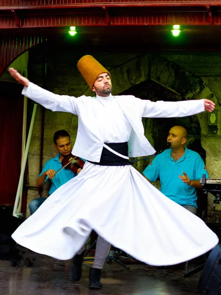 Istanbul Června Sufi Vířící Derviš Semazen Tančí Sultanahmet Během Svatého — Stock fotografie
