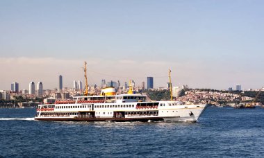 İstanbul 'un İstanbul kenti feribotu Boğaz' da yol alıyor