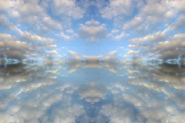 Felhős Háttér Fehér Felhők Tükröződés Stock Fotó
