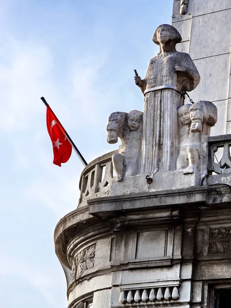 寡妇的雕像象征着贸易 伊斯坦布尔 土耳其 — 图库照片