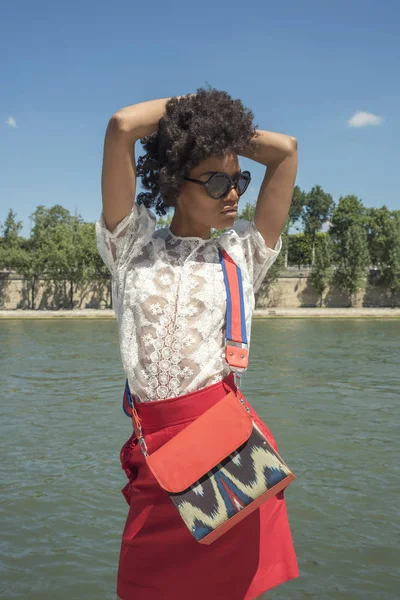 Conceito Moda Rua Retrato Elegante Jovem Mulher Bonita Edifícios Paris — Fotografia de Stock