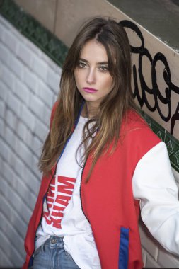 Genç Zarif Fashionista Glamour Moda Portresi. 