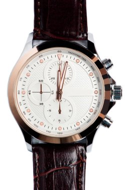 Beyaz bir arka plan üzerinde izole deri kayış ve beyaz kadranı ile Erkekler İzle