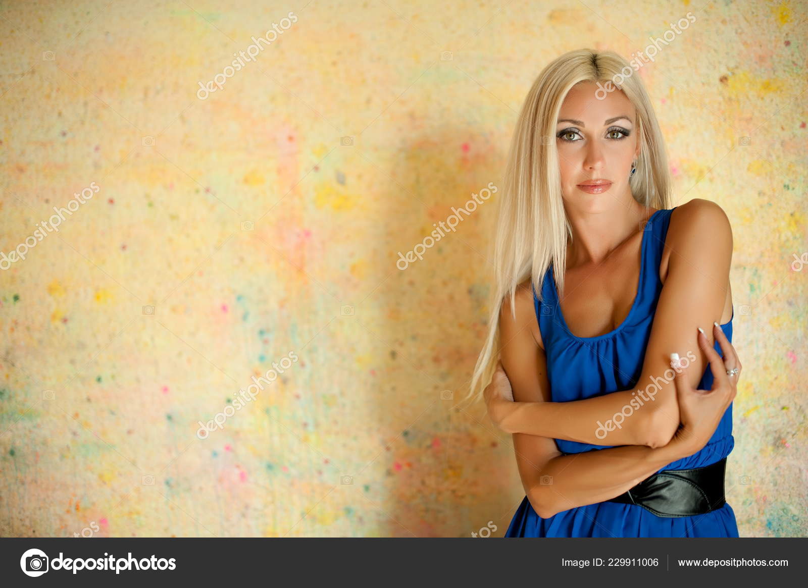 https://st4.depositphotos.com/1012146/22991/i/1600/depositphotos_229911[001-999]-stock-photo-beautiful-sexy-blonde-girl-posing.jpg
