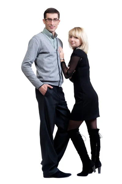 一对夫妇 一个年轻的男人和一个漂亮的金发女人在一个白色的背景上摆姿势 — 图库照片