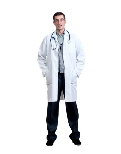 若いです男A医師コートとともに聴診器ポージング上の白い背景で隔離 — ストック写真
