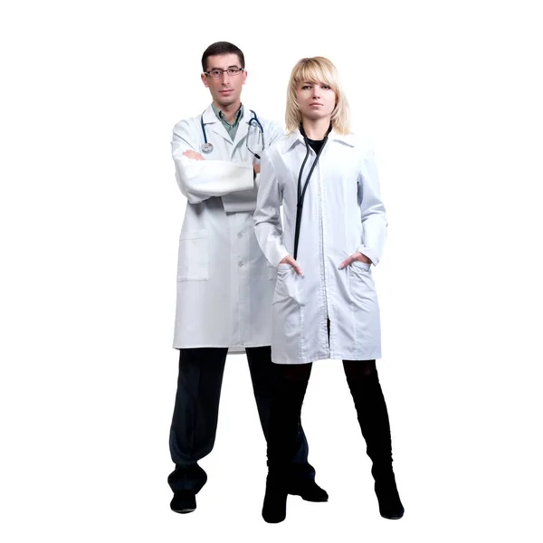Άνδρας Και Γυναίκα Λευκά Παλτά Γιατρών Στηθοσκόπια Λευκό Φόντο Απομόνωση — Φωτογραφία Αρχείου