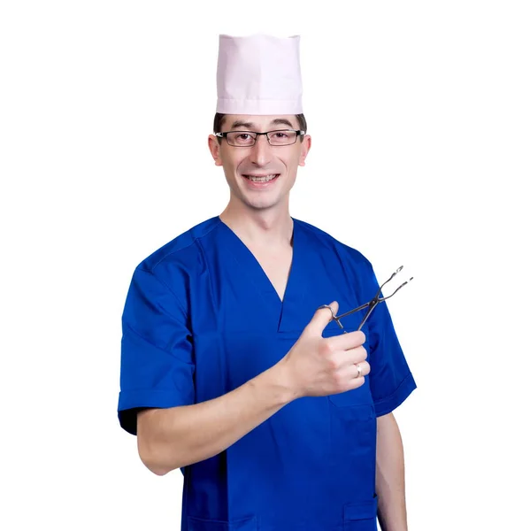 Doktor Kıyafetli Şapkalı Bir Adam Ellerinde Cerrahi Kelepçeyle Beyaz Bir — Stok fotoğraf