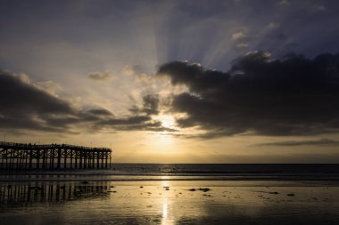 Sunset by Crystal Pier in San Diego