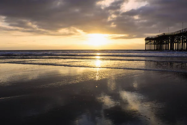 Zachód Słońca Przy Kryształowym Molo San Diego — Zdjęcie stockowe