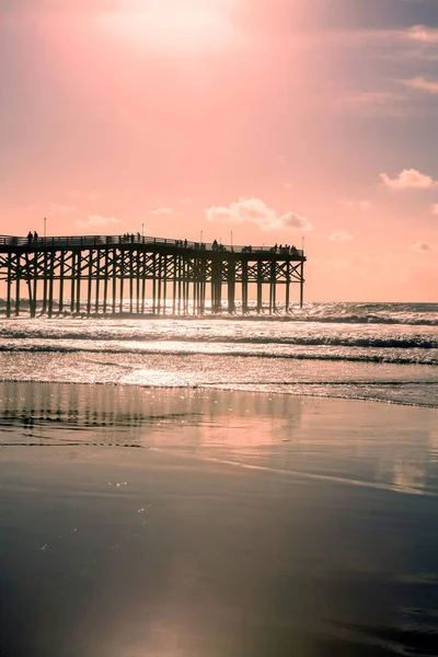 Muelle de san diego en la playa pacífica — Foto de Stock