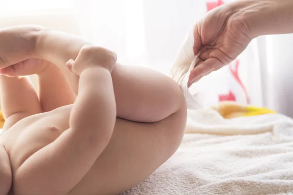 Hygien Ung Momy Torka Baby Huden Med Våtservetter Rengöring Torka — Stockfoto
