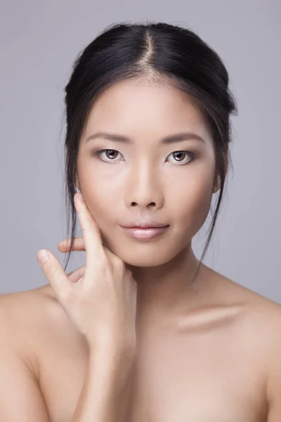 Asiatico Bellezza Skincare Donna Toccare Perfetto Pelle Faccia Bella Cura — Foto Stock