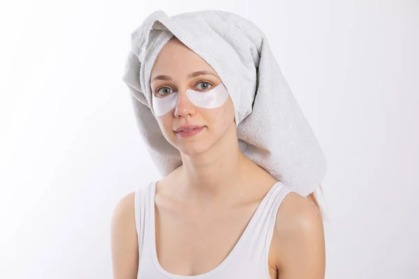 Eye Patches Brighter Younger Looking Eyes Aging Treatment Girl Towel — Stock Photo, Image