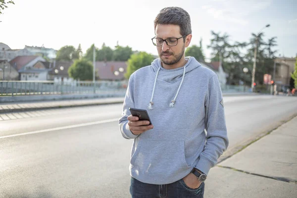 Reading Local News Phone Man Using Smartphone City Street Outdoor — Stock Photo, Image
