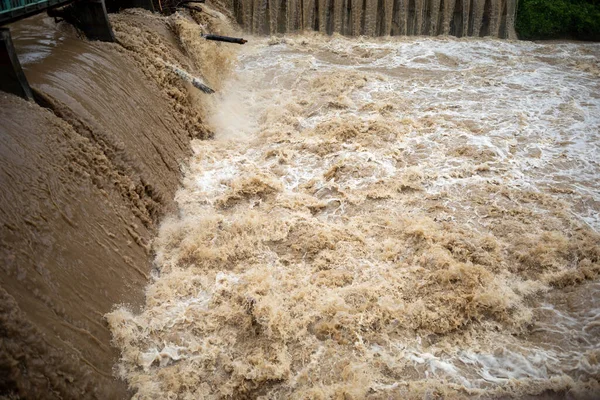 Inundação Após Tempestade Unglean Água Com Solo Comming Alterações Climáticas — Fotografia de Stock