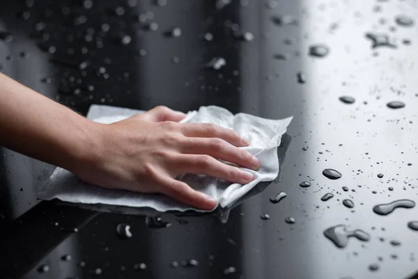 Limpar Mãos Gotas Água Líquida Limpeza Com Toalhete Tecidos — Fotografia de Stock