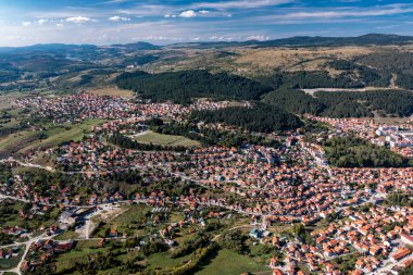 Kuzey Karadağ 'ın Cehotina nehri üzerindeki Pljevlja Panoraması