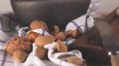 Ceviz, fındık, fıstık ve ceviz ahşap tablo.