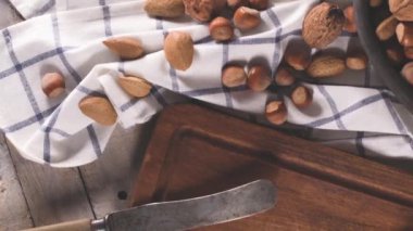 Ceviz, fındık, fıstık ve ceviz ahşap tablo.