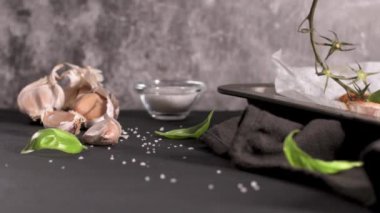 Kavrulmuş kiraz tomotoes. Akdeniz yemekleri tarifi fikir.