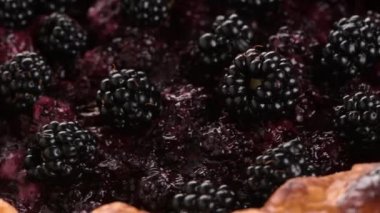 Ev yapımı pasta portre Blackberry'li üzerinde.