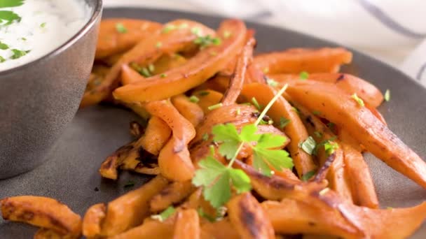 Batatas Fritas Crocantes Prato Cerâmico — Vídeo de Stock