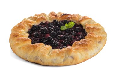 Ev yapımı pasta üzerinde beyaz izole.