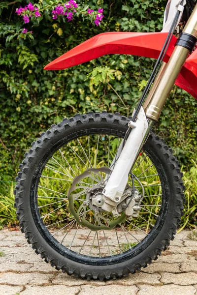 Vorderrad Enduro Motorrad Extremsportkonzept — Stockfoto