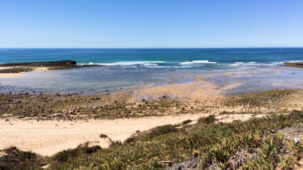 Playa Con Rocas Almograve Alentejo Portugal — Vídeo de stock