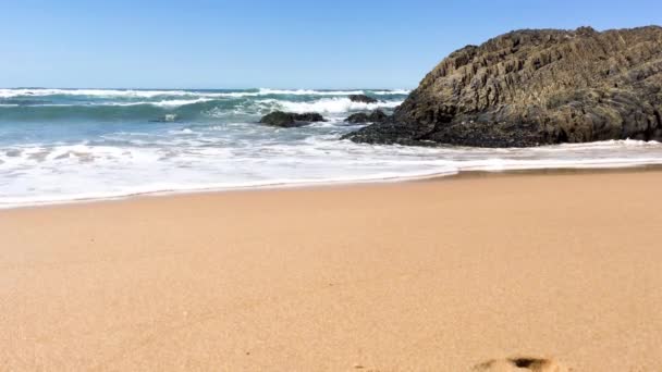 Spiaggia Con Scogli Almograve Alentejo Portogallo — Video Stock