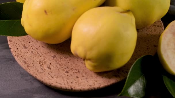 Ripe Yellow Quinces Queen Apple Fruits Sliced Quince Halves Seeds — Stock Video