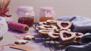 Homebaked Chomebaked Noel çerezleri ile meyve reçel dolum ve meyve reçel dolum Sugar.hristmas kurabiye ile krema ve şeker buzlanma.