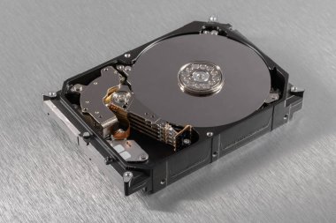Açık bilgisayar sabit disk sürücüsü (Hdd) portre.