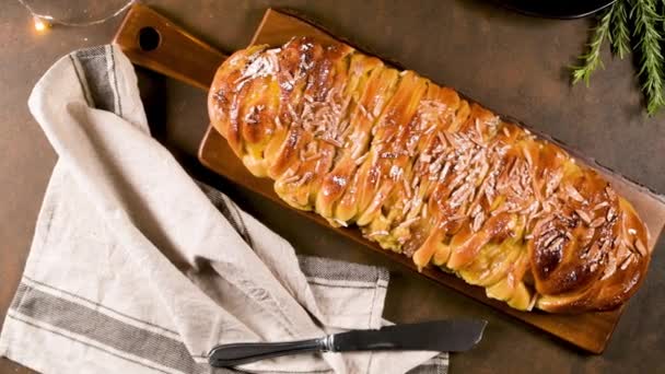 Christmas Braided Cinnamon Cake Festive Table — Stock Video