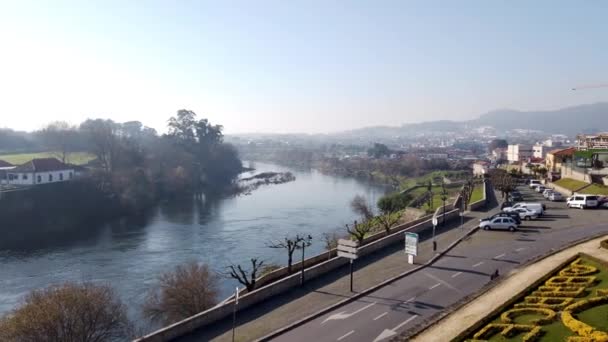 バルセロス ポルトガル サーカ Jauary 2019 ポルトガルの Cavado 川バルセロス市からの眺め 国の成長している自治体の一つです — ストック動画