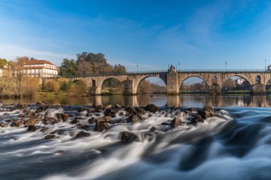 ponte da barca, antik Portekizli Köyü, kuzeyinde Portekiz minho Nehri Köprüsü