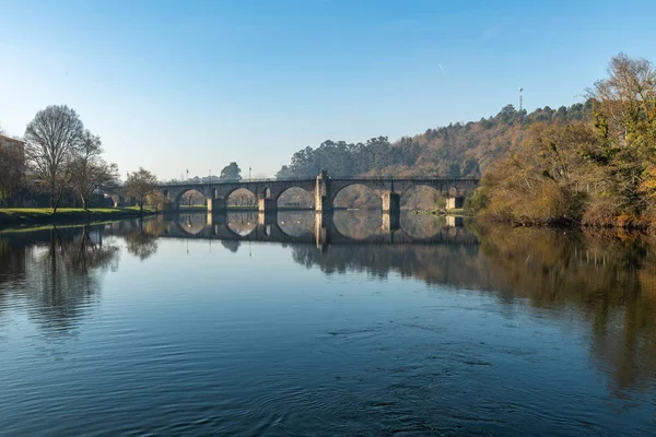 ponte da barca, antik Portekizli Köyü, kuzeyinde Portekiz minho Nehri Köprüsü