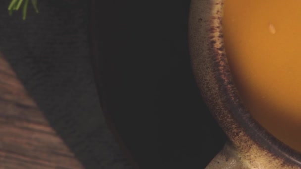 Здоровий Гарбузовий Суп Вершками Органічним Гарбузовим Насінням — стокове відео