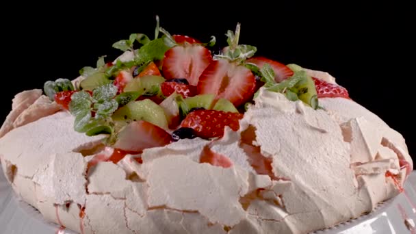Pavlova Cake Fresh Blueberries Strawberries Kiwi — Stock Video