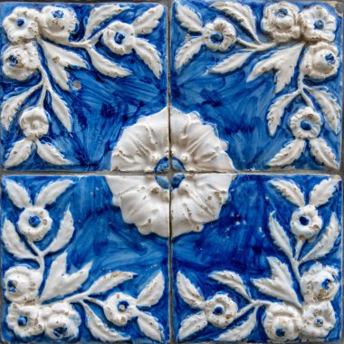 Klasik azulejos, geleneksel Portekiz fayansları.