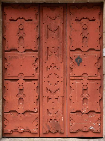 Rama Części Stare Drewniane Drzwi Pomalowane Czerwono — Zdjęcie stockowe