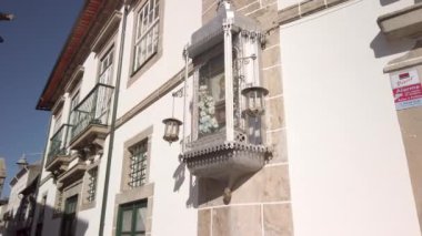 Braga, Portekiz - Şubat 2019 yaklaşık: Hıristiyan santuary sokaklarda Se de Braga, arka Braga, Portekiz için önde gelen.