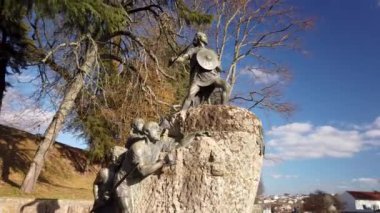 Viseu, Portekiz - Şubat 2019 yaklaşık: Cava de Viriato heykeli, Lusitanian askeri Şef Roma İber Yarımadası'nda sarf mülkü karşı halkın açtı.