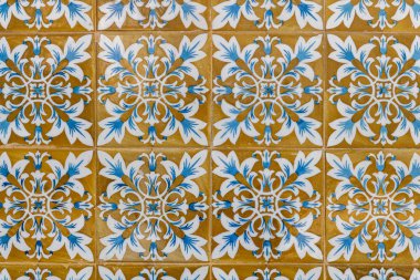 Klasik azulejos, geleneksel Portekiz fayansları.